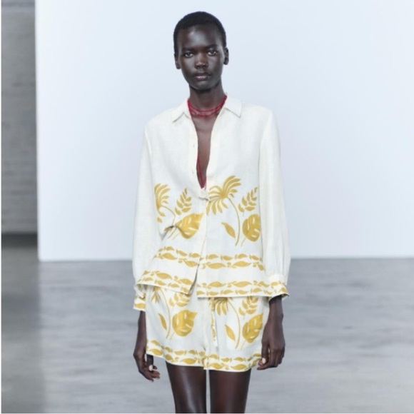 Zara Pants - Zara Linen Shorts in White / Gold size S